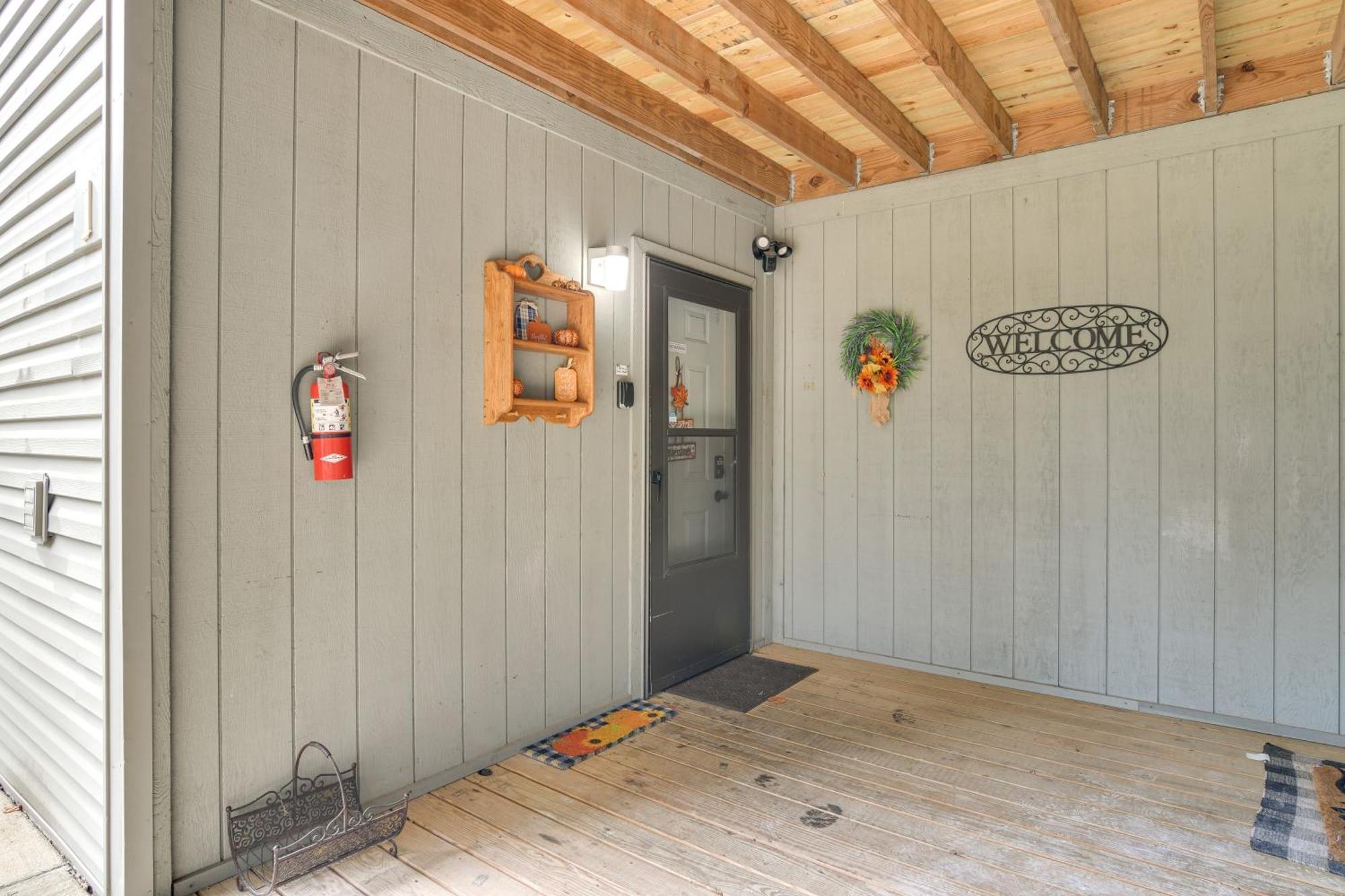 Branson West Condo Balcony, Central Location Exterior photo