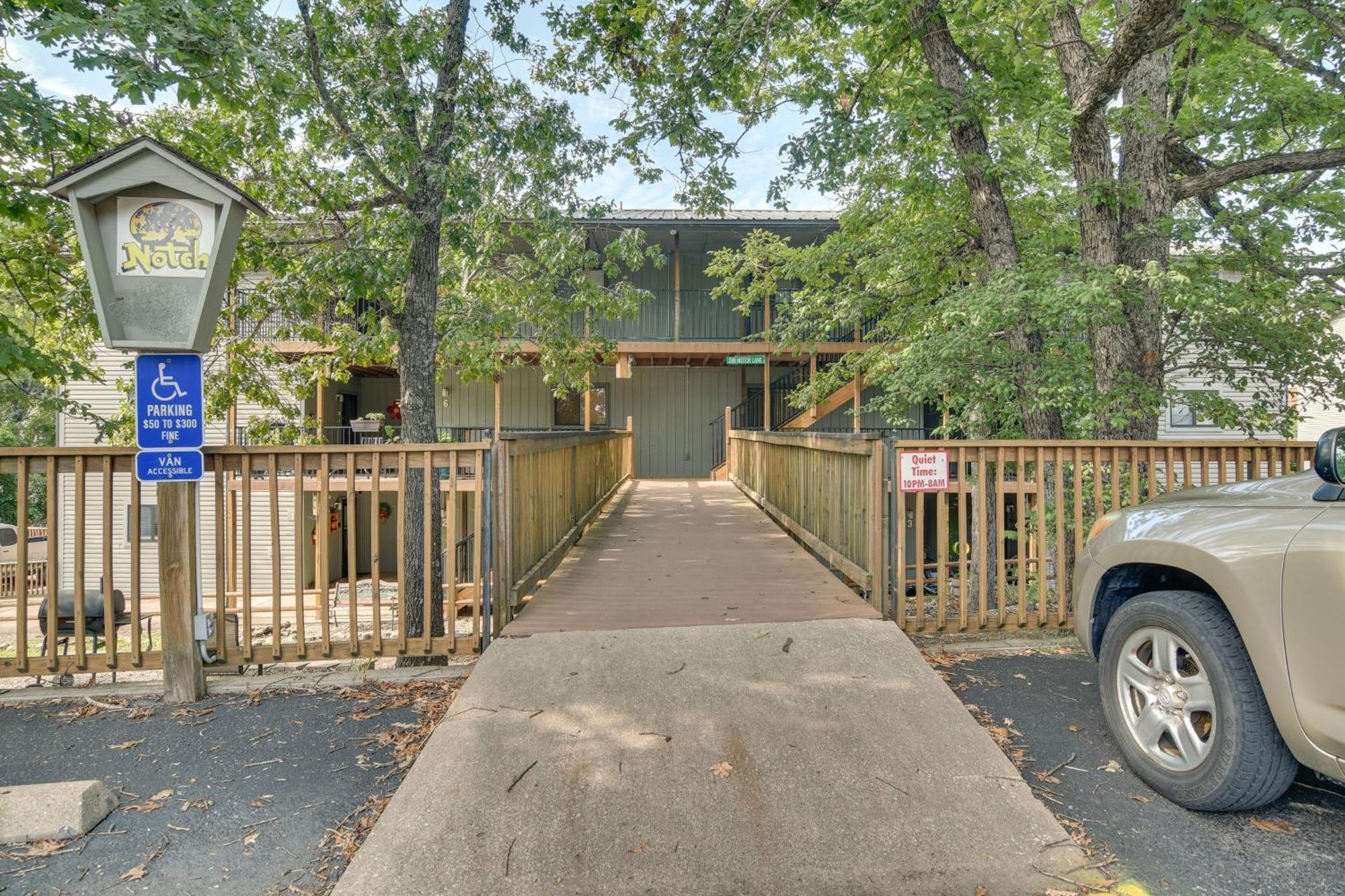 Branson West Condo Balcony, Central Location Exterior photo