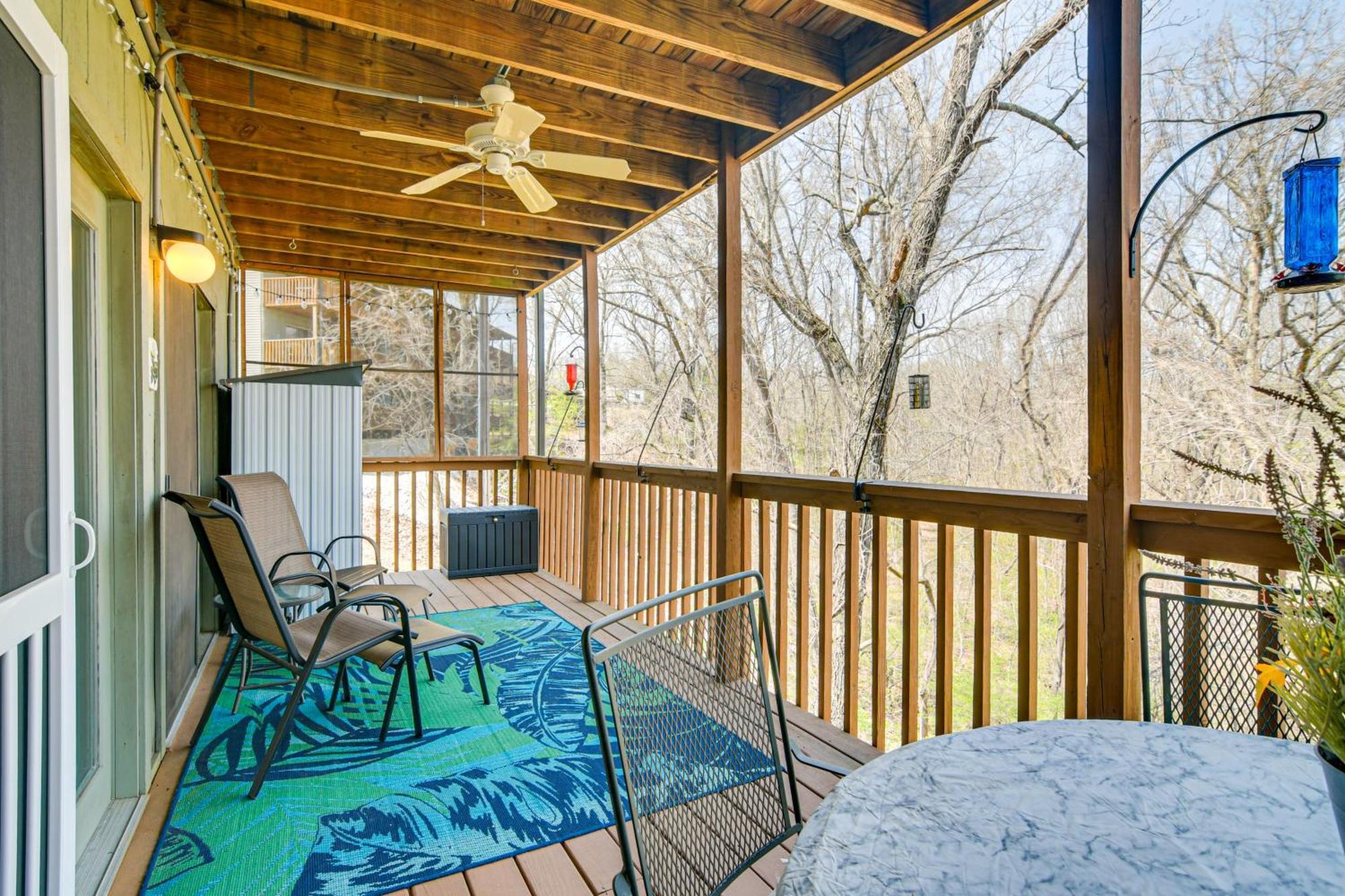 Branson West Condo Balcony, Central Location Exterior photo